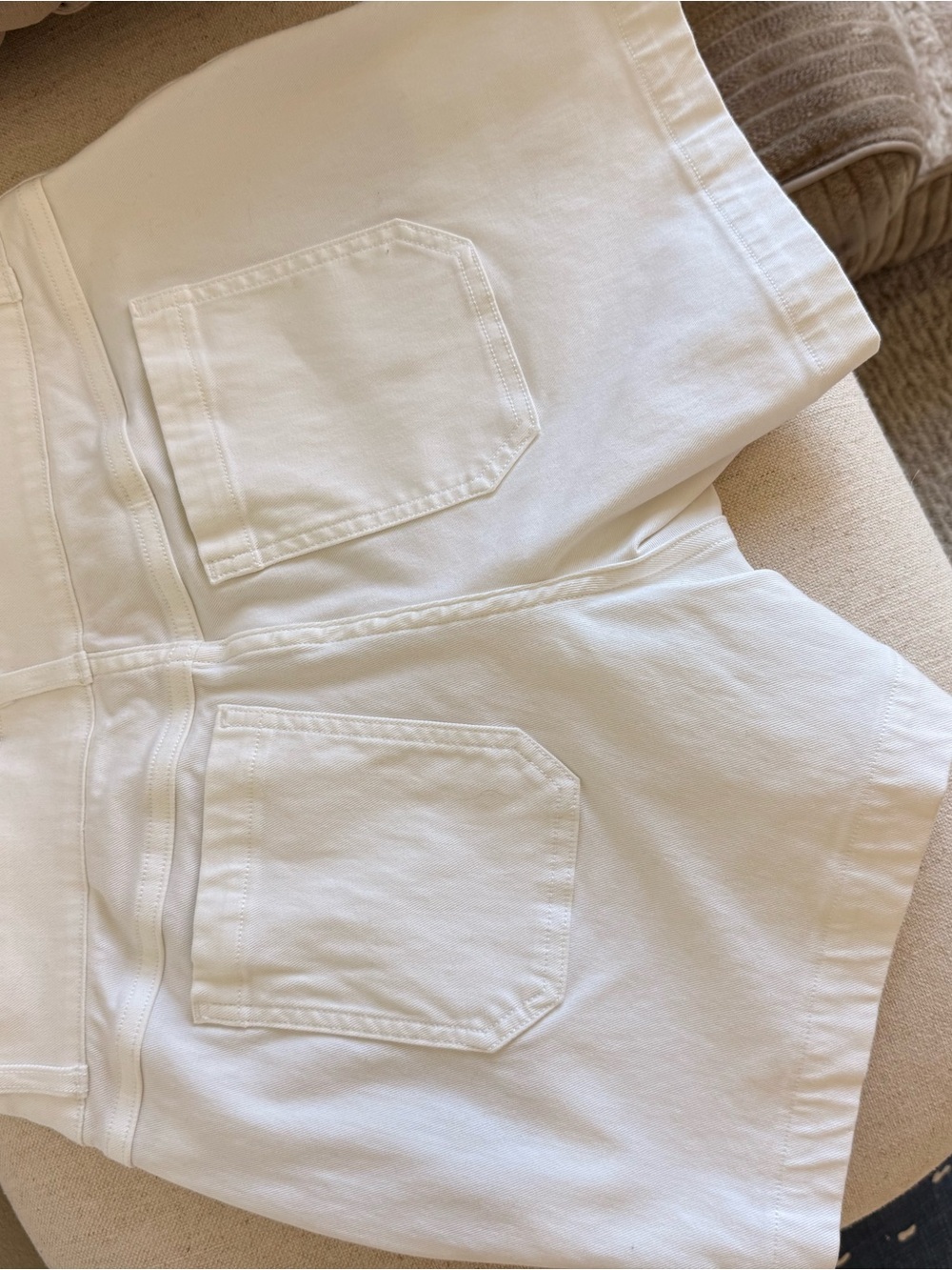Spanx White Twill Stretch Shorts 4” - Picture 3 of 4